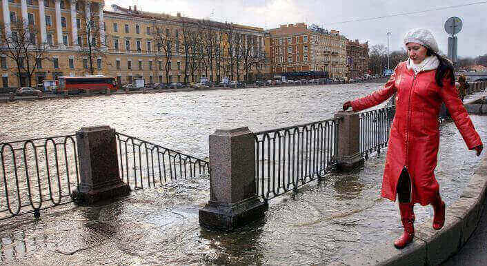 St. Petersburg: Balanceakt vor historischer Kulisse