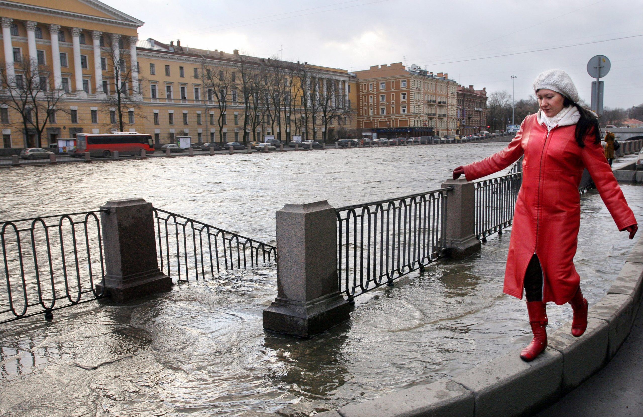 Петербург 19 ноября. Наводнение в Санкт-Петербурге. Нева затопила Санкт Петербург 2007. Фонтанка наводнение 2007. Наводнение в Санкт-Петербурге 2007.