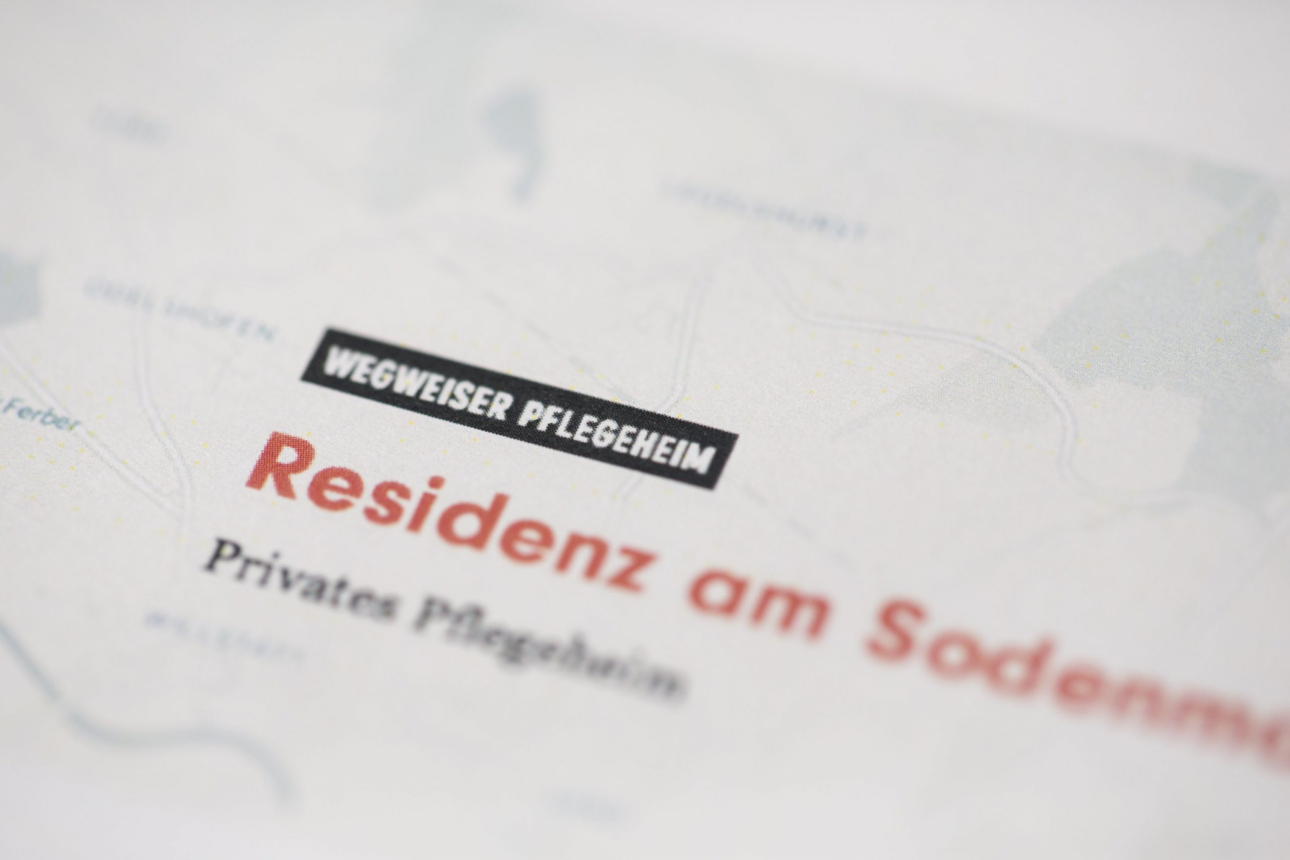 Screenshot des Pflege-Wegweisers: Man sieht den Schriftzug „Wegweiser“