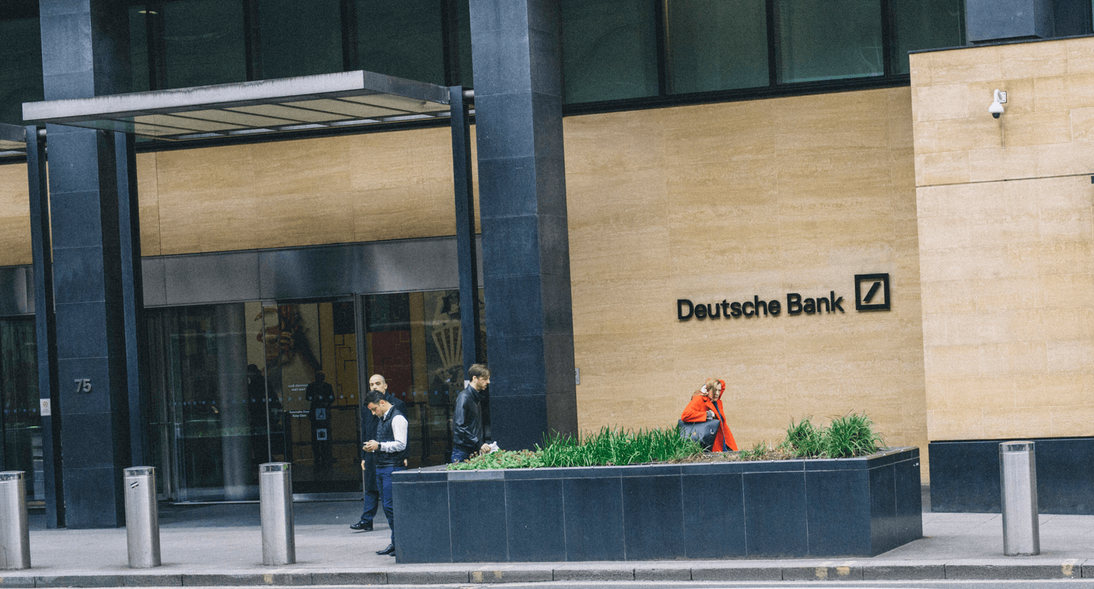 Ex Mitarbeiter Der Deutschen Bank Wegen Schwerer Steuerhinterziehung Angeklagt