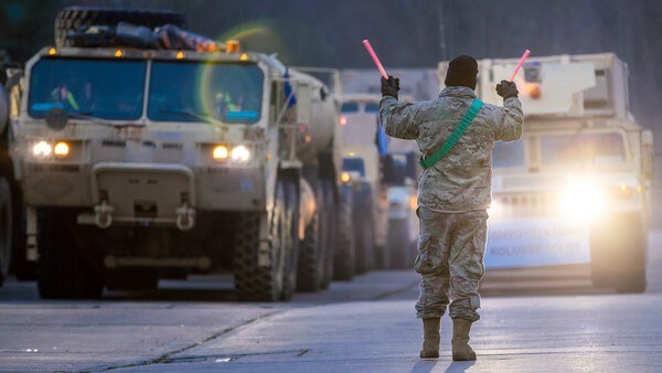 Ein US-Militärkonvoi auf dem Weg zur Nato-Großübung Defender Europe 2020 am 27. Februar in Hagenow in Mecklenburg-Vorpommern. (Foto: Jens Büttner/dpa-Zentralbild/ZB)