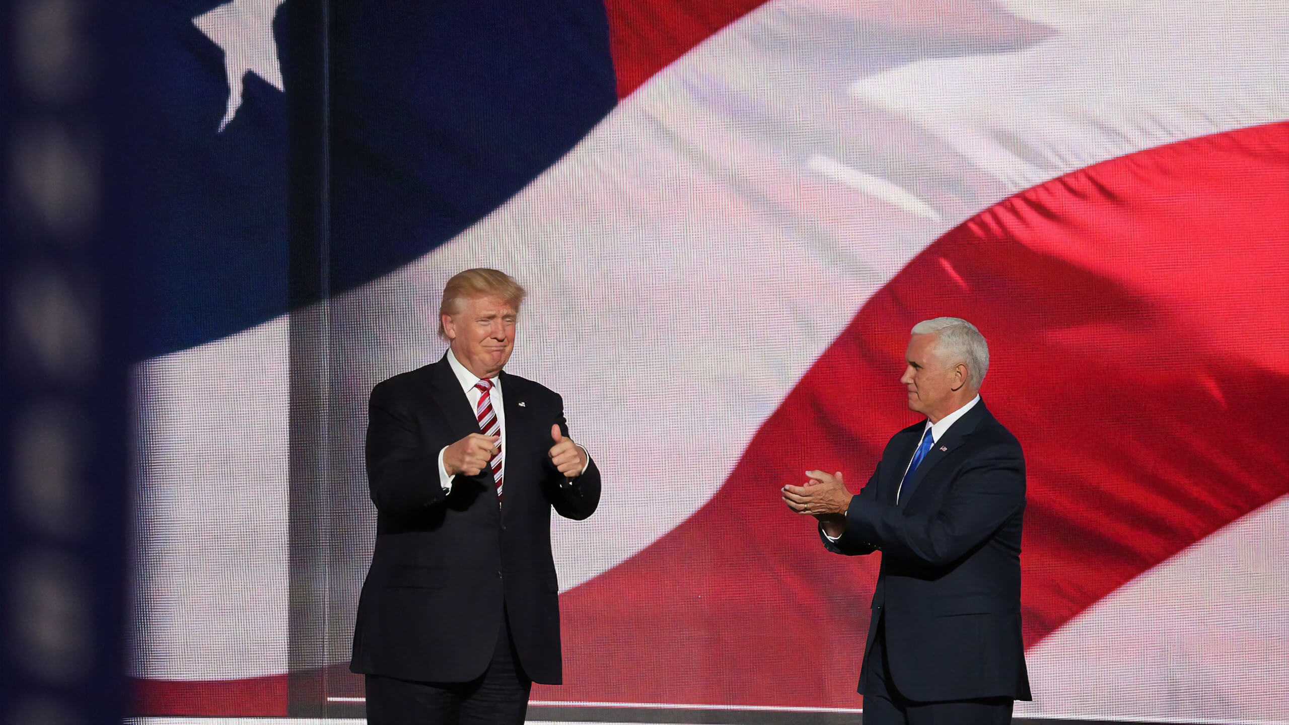 US-Präsident Donald Trumps angebliche Errungenschaften während seiner Amtszeit im Faktencheck (Symbolbild: Trump (links) und Mike Pence: Unsplash / History in HD)