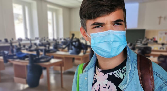 Lehrer haften für die Folgen des Tragens einer Maske? Das stimmt nicht.