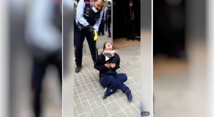 Video: Polizei setzt Taser gegen Frau ein