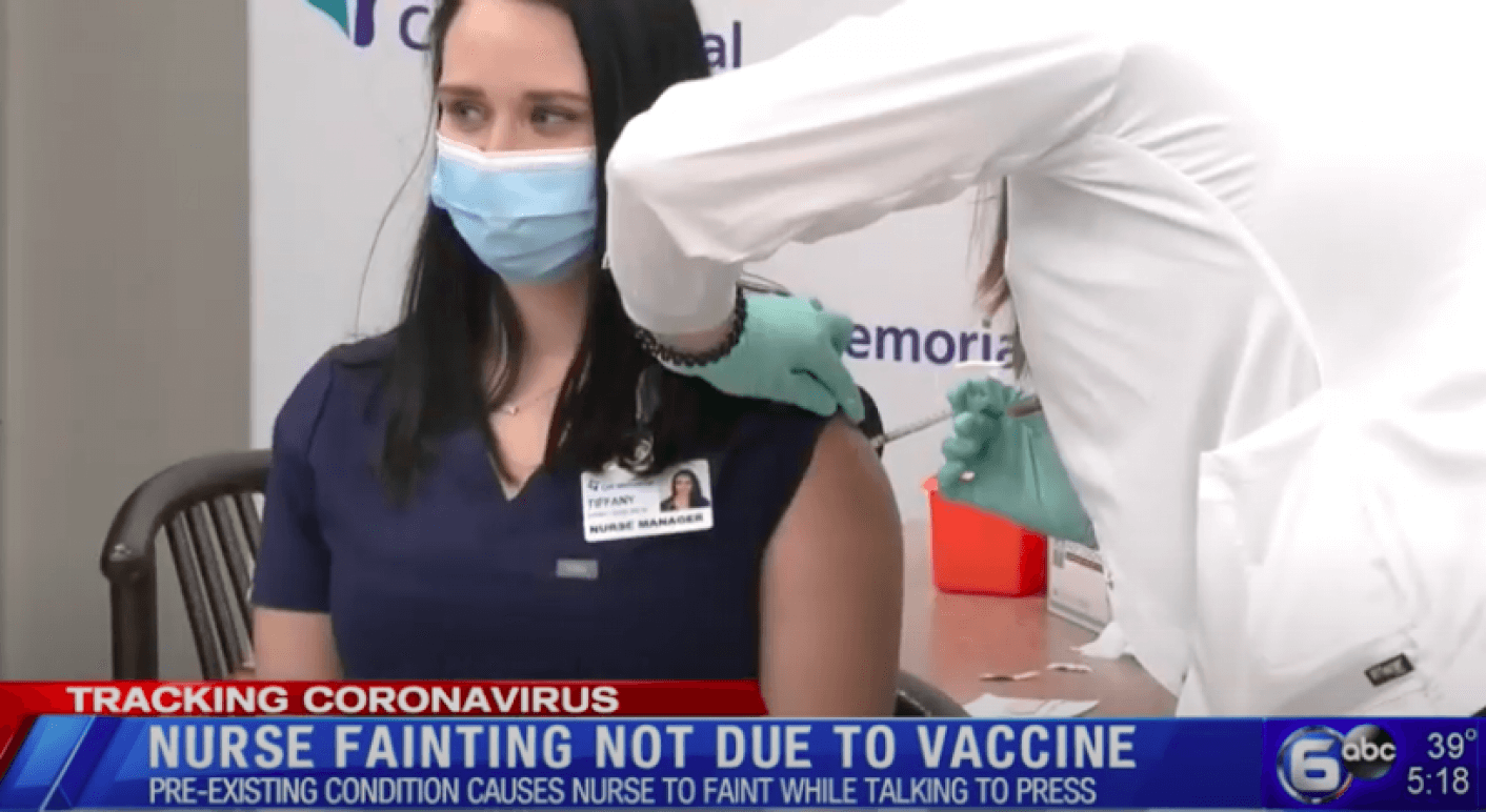 Tiffany Dover wurde vor laufenden Kameras gegen Covid-19 geimpft und ist danach in Ohnmacht gefallen. (Quelle: ABC Berichterstattung / Screenshot: CORRECTIV.Faktencheck)