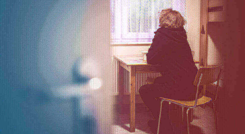 Frauenhäuser in der Pandemie: 92 Mitarbeiterinnen berichten über den prekären Alltag