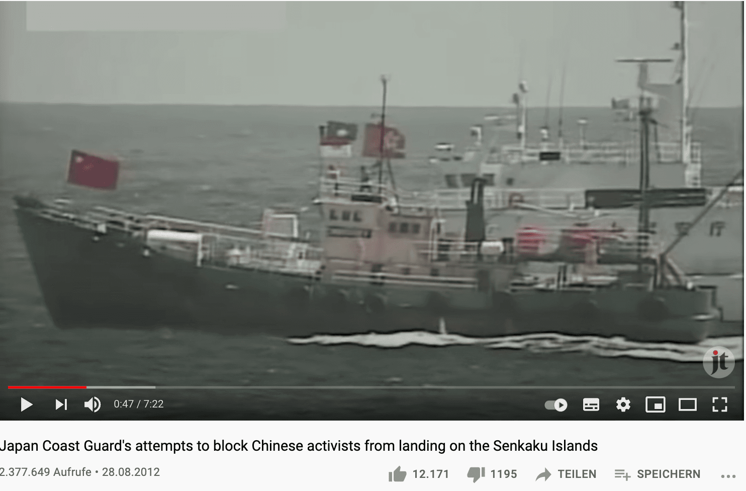 Schiff mit China-Flagge vor den Senkaku-Inseln