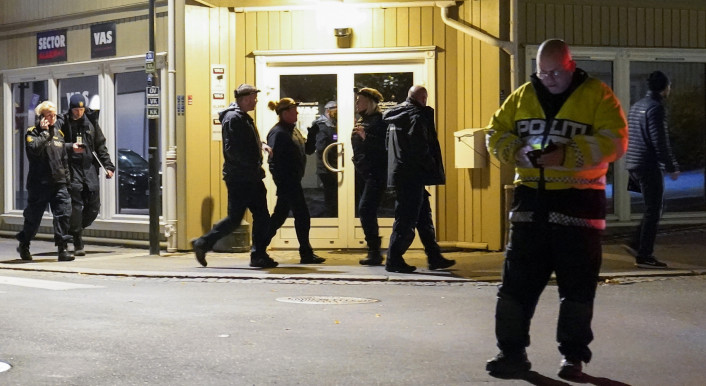 Bei einem Anschlag sind im norwegischen Kongsberg fünf Menschen ums Leben gekommen (Quelle: Picture Alliance / Associated Press / Torstein Bøe)