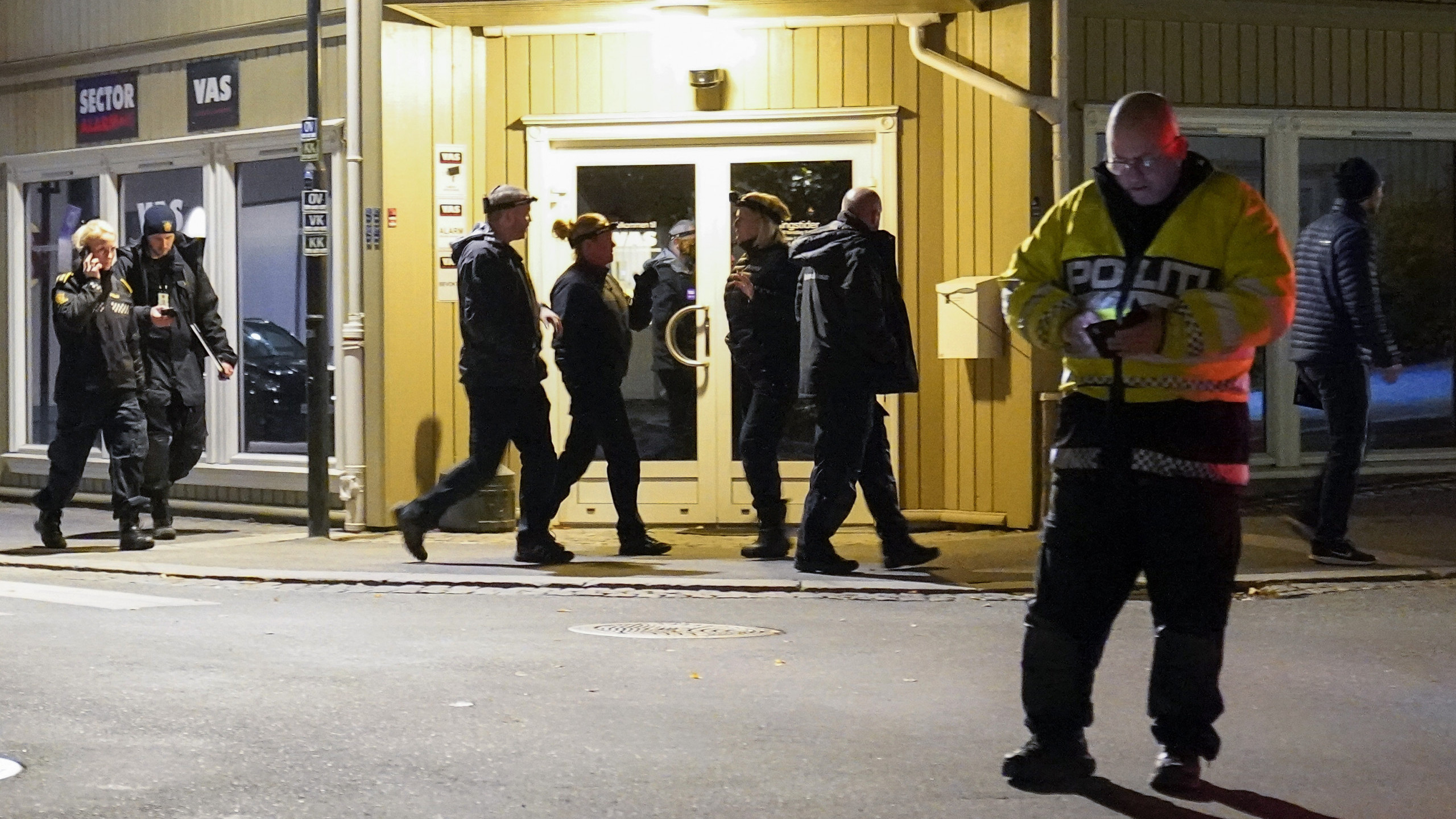 Bei einem Anschlag sind im norwegischen Kongsberg fünf Menschen ums Leben gekommen (Quelle: Picture Alliance / Associated Press / Torstein Bøe)