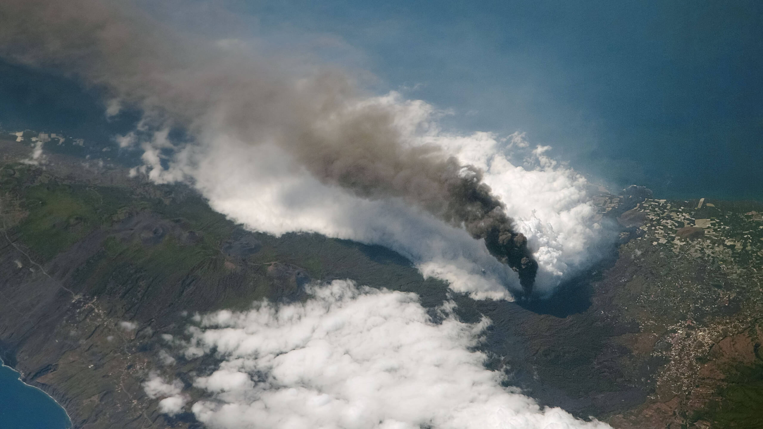 Emissionen durch den Vulkan Cumbra Vieja auf La Palma 2021