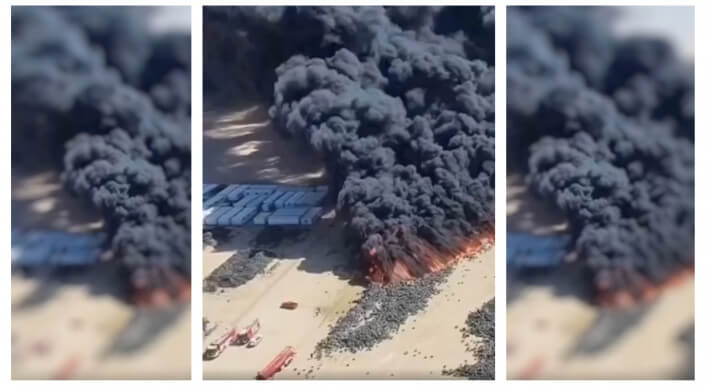 Collage eines Bildes von brennenden Reifen in der Wüste