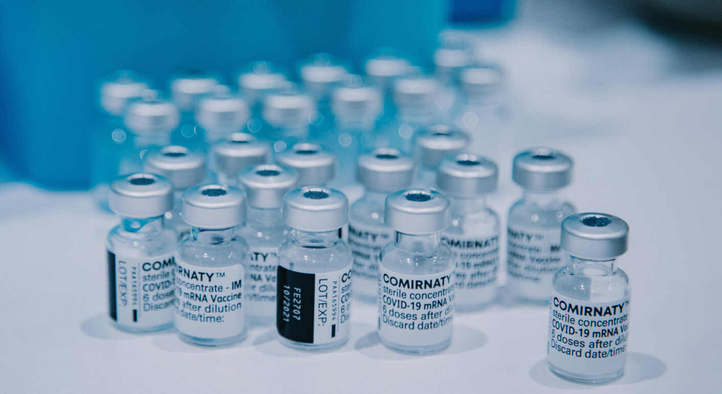 Die Marktzulassungen für die Covid-19-Impfstoffe von Moderna, Biontech/Pfizer und Astrazeneca wurden bereits bis 2022 verlängert (Symbolbild: Unsplash / Mat Napo)