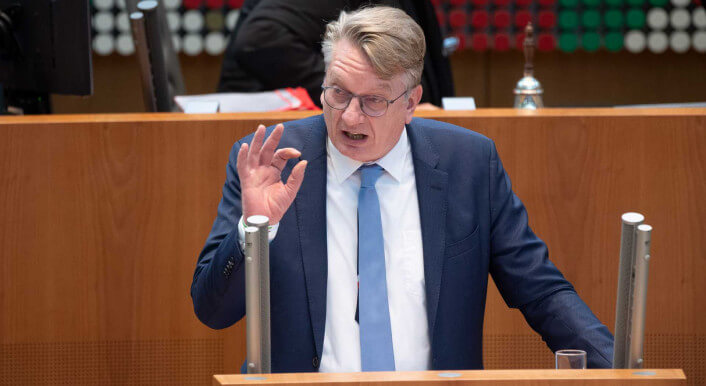 Im Netz verbreitet sich eine Rede des AfD-Politikers Markus Wagner, die er am 1. Dezember im Landtag von Nordrhein-Westfalen hielt. Fälschlicherweise wird sie im Internet dem SPD-Politiker Hartmut Ganzke zugeordnet.