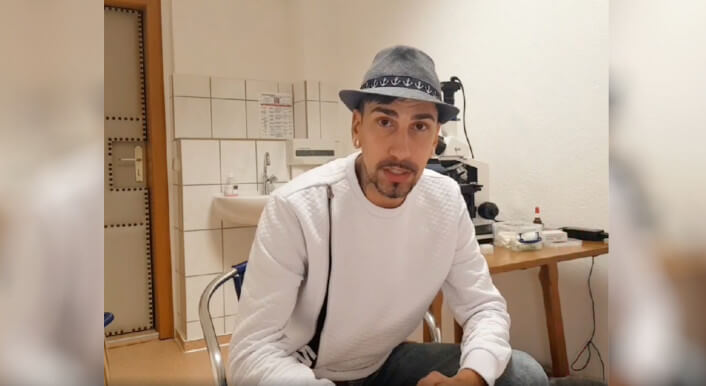 Tommy Döring verbreitete auf Telegram ein Video, das angeblich beweise, dass Impfstoffe Parasiten enthalten und das Blut bei Geimpften verklumpe. Das stimmt nicht.