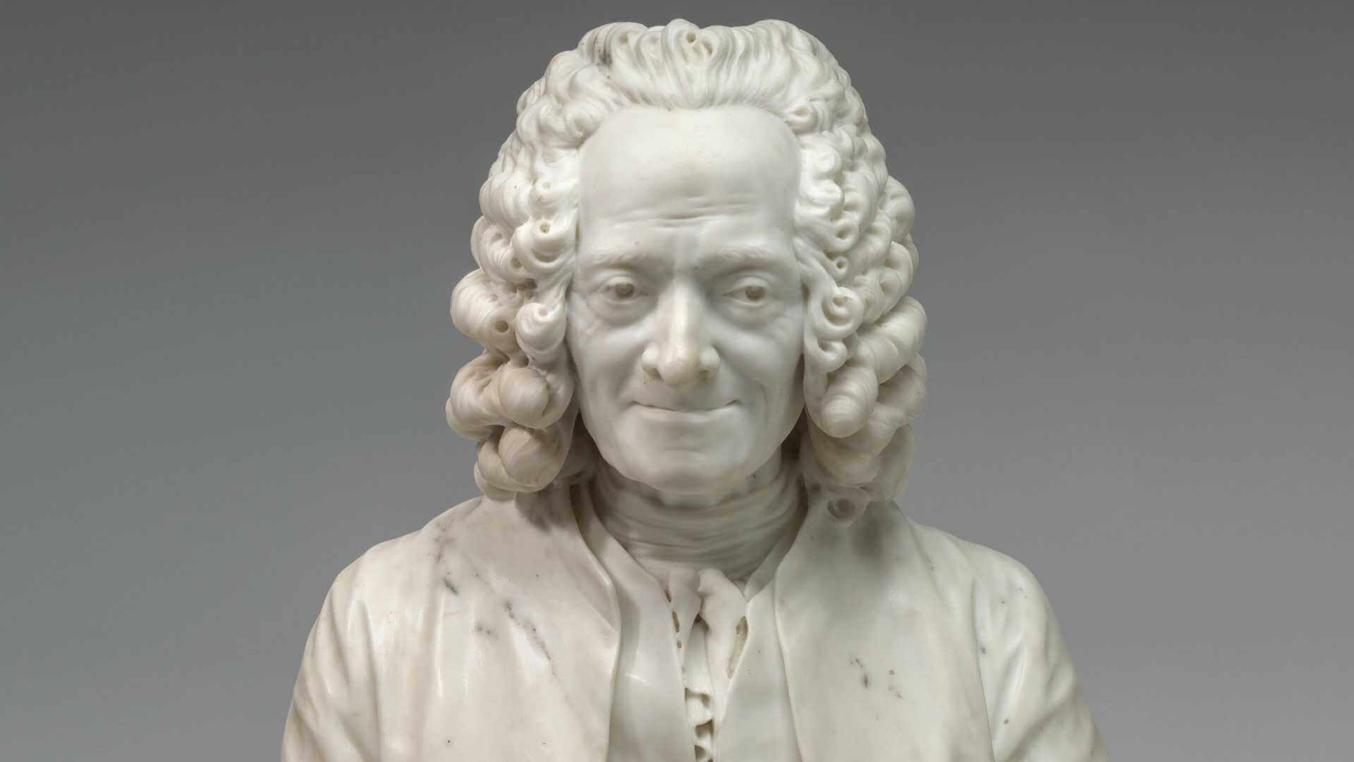 Büste des französischen Schriftstellers und Philosophen Voltaire, der von November 1694 bis Mai 1778 lebte