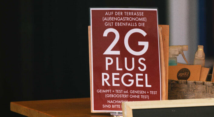 Bundesweit unterliegen Kellnerinnen und Kellner einer 3G-Pflicht, für Gäste gilt dagegen 2G