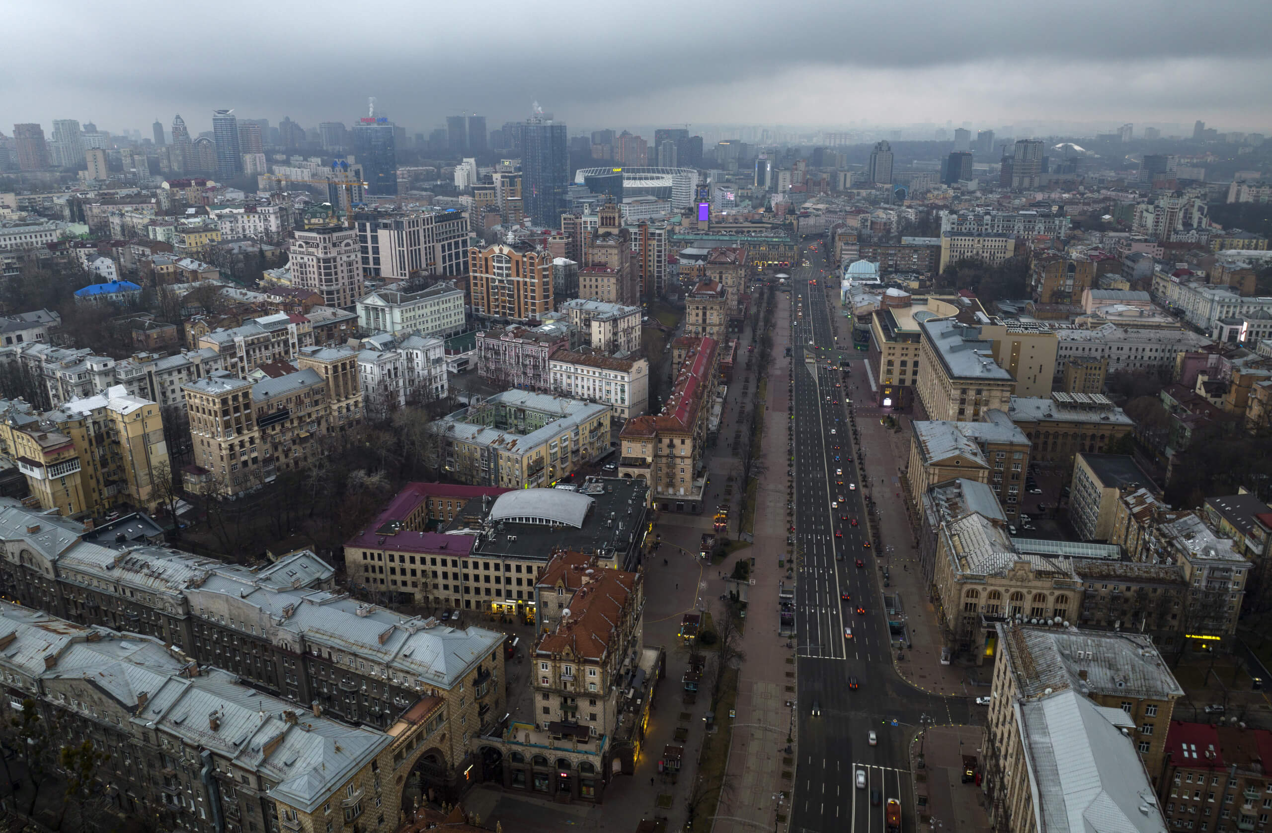 Die Hauptstadt Kiew am Morgen nach dem Angriff russischer Truppen auf die Ukraine (Foto: Picture Alliance / Associated Press / Emilio Morenatti)