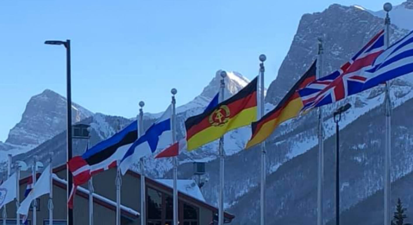 Flaggen in Canmore, Kanada, Biathlon-Weltcup
