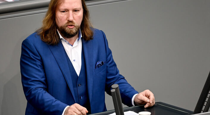 Immer wieder werden dem Grünen-Politiker Anton Hofreiter angebliche Zitate zugeschrieben, die er so nicht geäußert hat (Credit: Picture Alliance / DPA / Britta Pedersen)