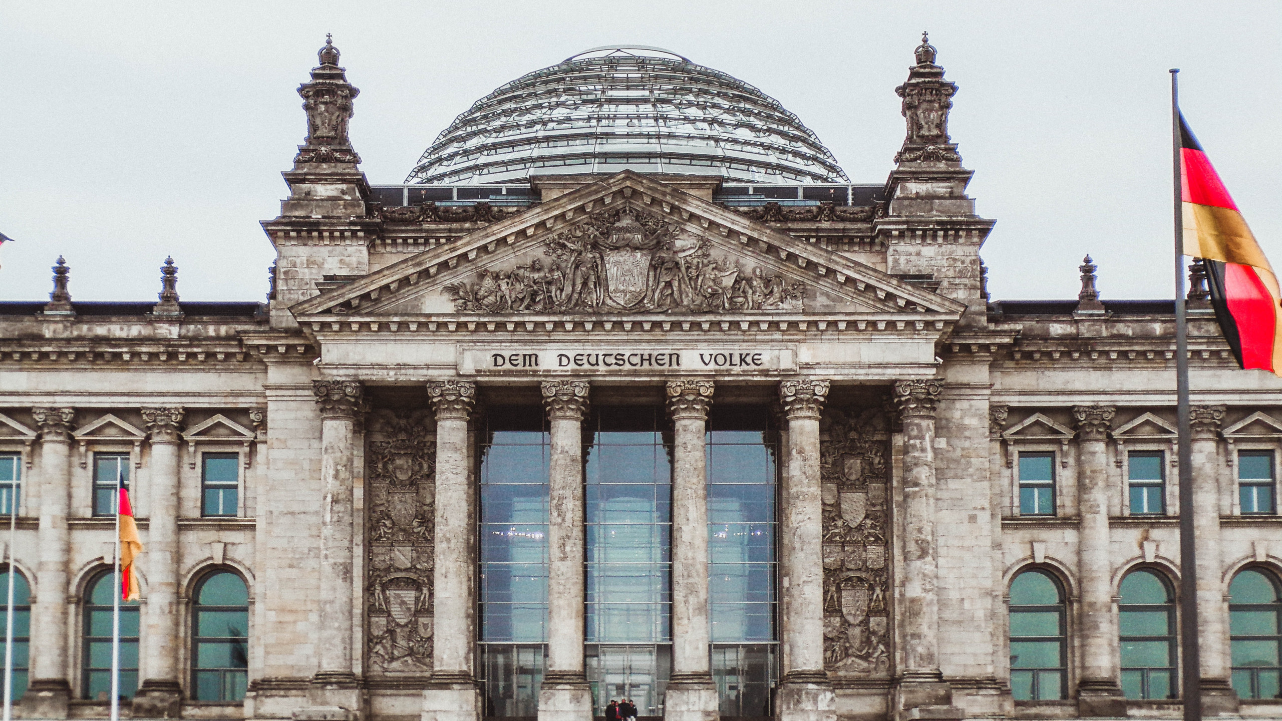 Am 6. April fand vor dem Bundestagsgebäude in Berlin eine Demonstration statt