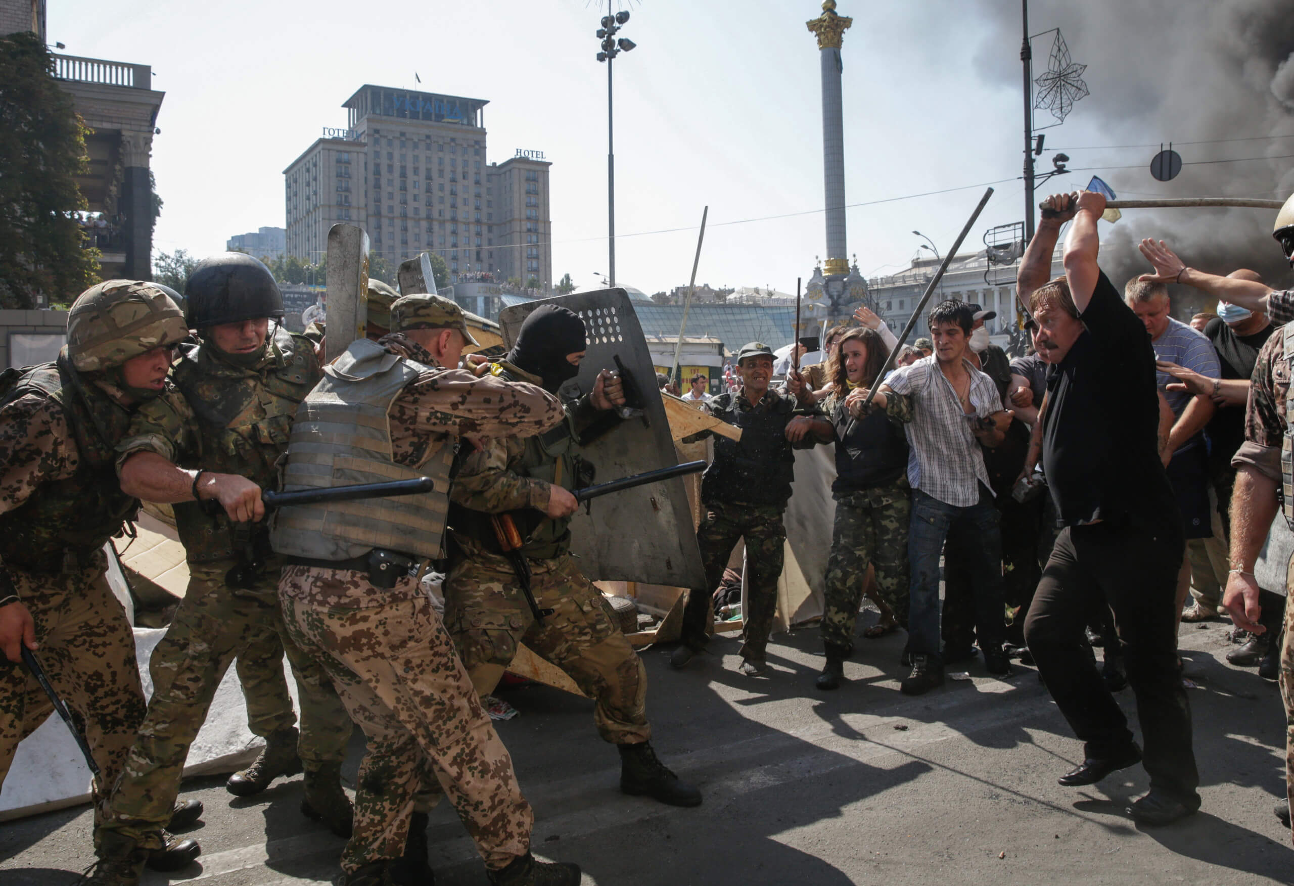 Immer wieder kam es im Zuge der Euromaidan-Proteste 2014 in Kiew zu gewaltsamen Auseinandersetzungen zwischen Protestierenden und der Polizei und Stadtverwaltung (Quelle: Picture Alliance / Joker / Konstantin Chernichkin / est&ost / J)