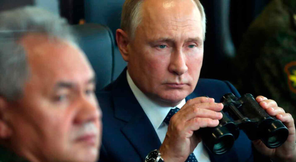 putin mit fernglas
