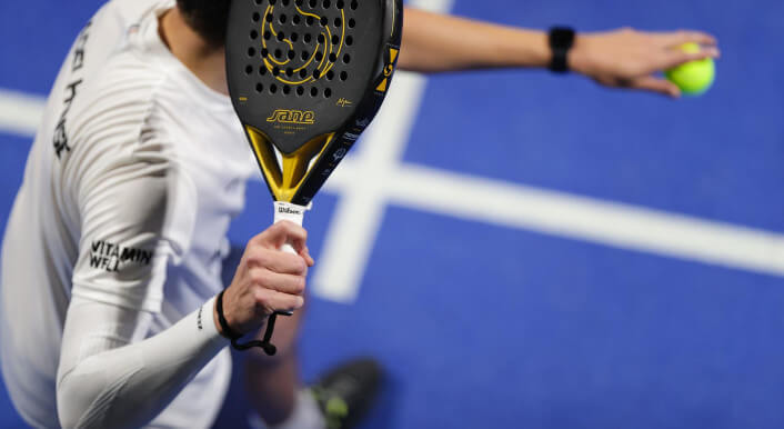 Sportler beim Paddle Tennis