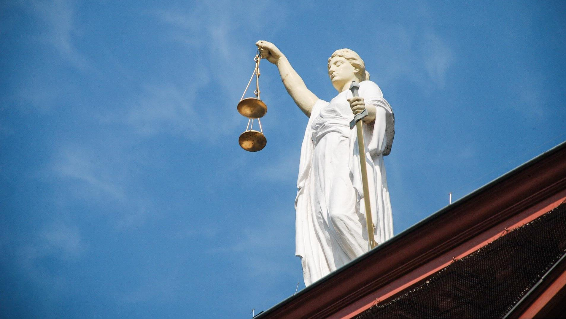 Justitia Statue