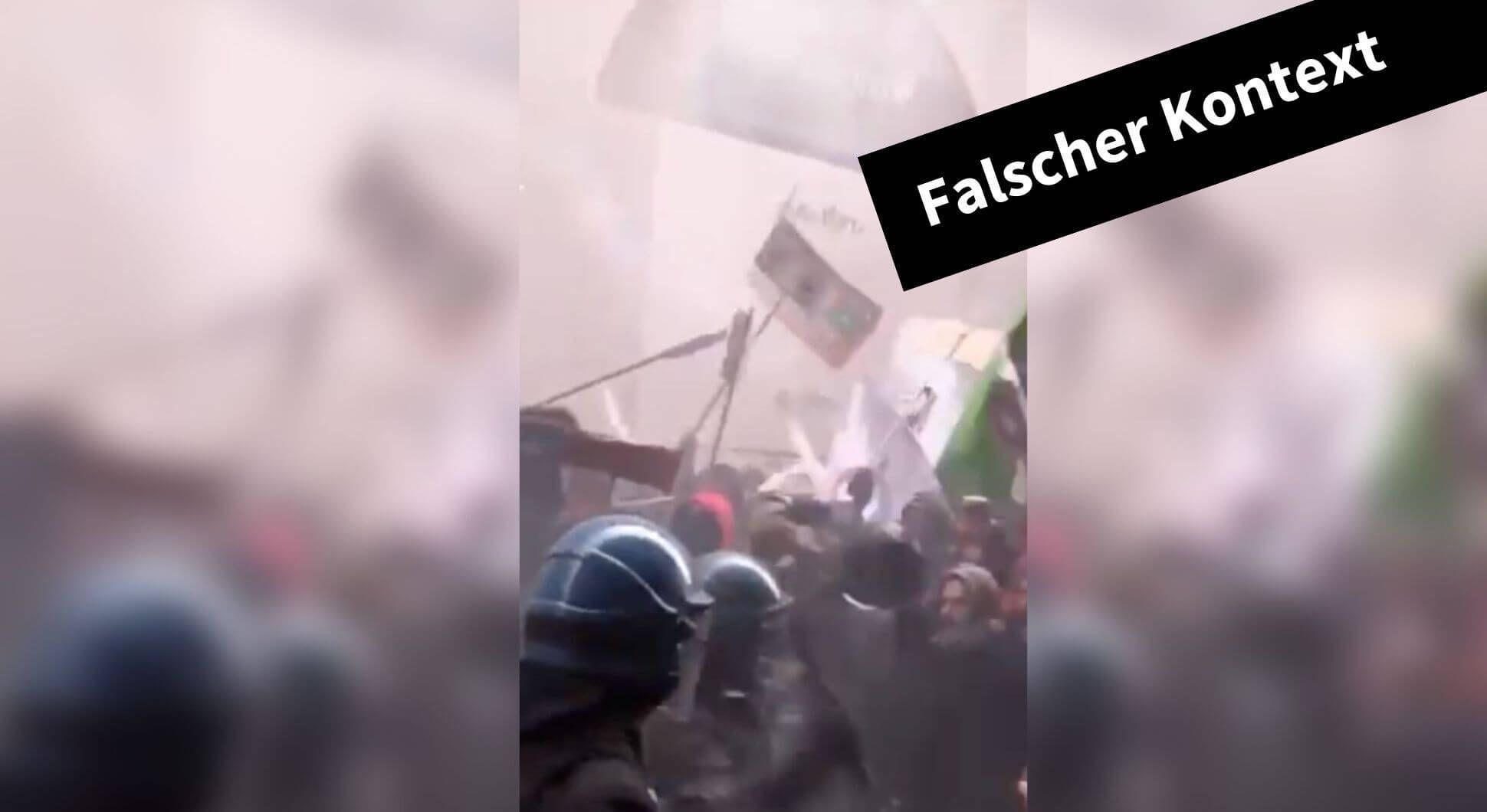 Screenshot eines Videos, das Ausschreitungen bei einer Demonstration in Italien zeigt