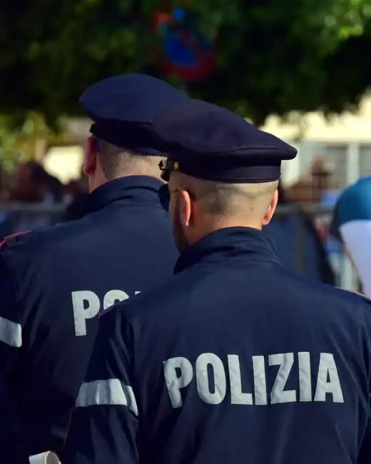 Zwei italienische Polizisten