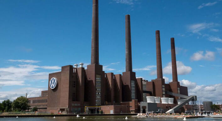 das Volkswagen Werk in Wolfsburg