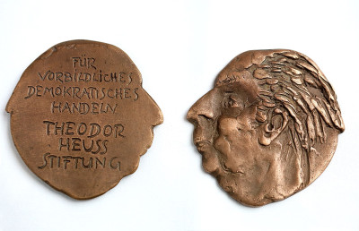 CORRECTIV gewinnt Theodor Heuss Medaille