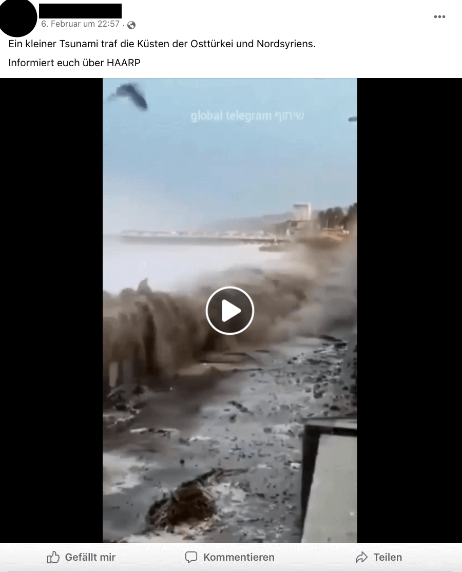 Screenshot eines Facebook-Beitrags. Er zeigt ein Video von einem Tsunami, dazu heißt es, es seien die Küsten der Osttürkei und Nordsyriens. Und: "Informiert euch über HAARP"