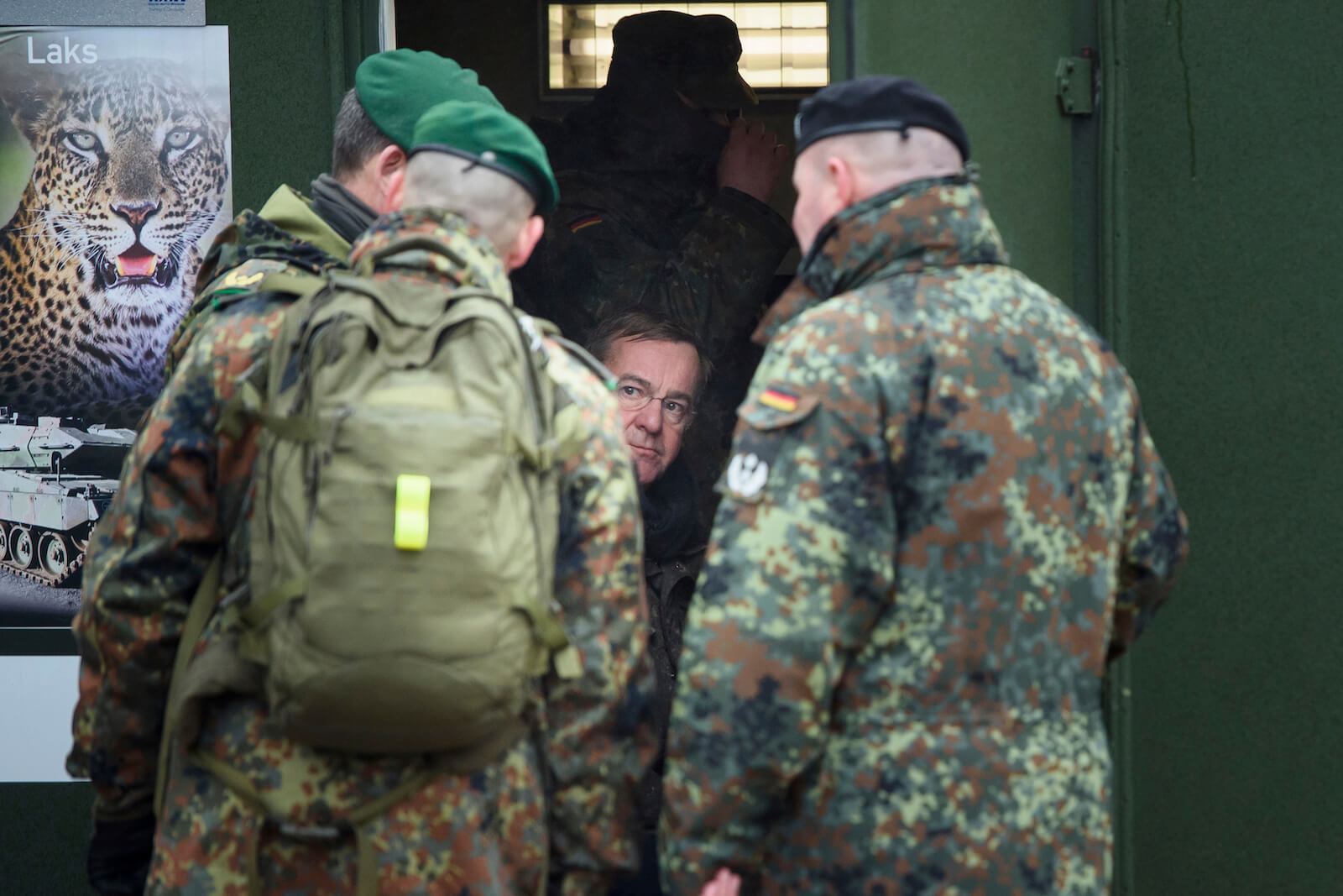 Verteidigungsminister Boris Pistorius in Munster beim Training ukrainischer Soldaten.