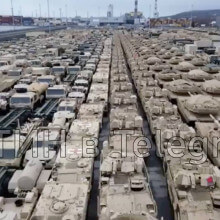 Standbild aus dem Video, das US-Militärfahrzeuge am Hafen Gdynia in Polen zeigt