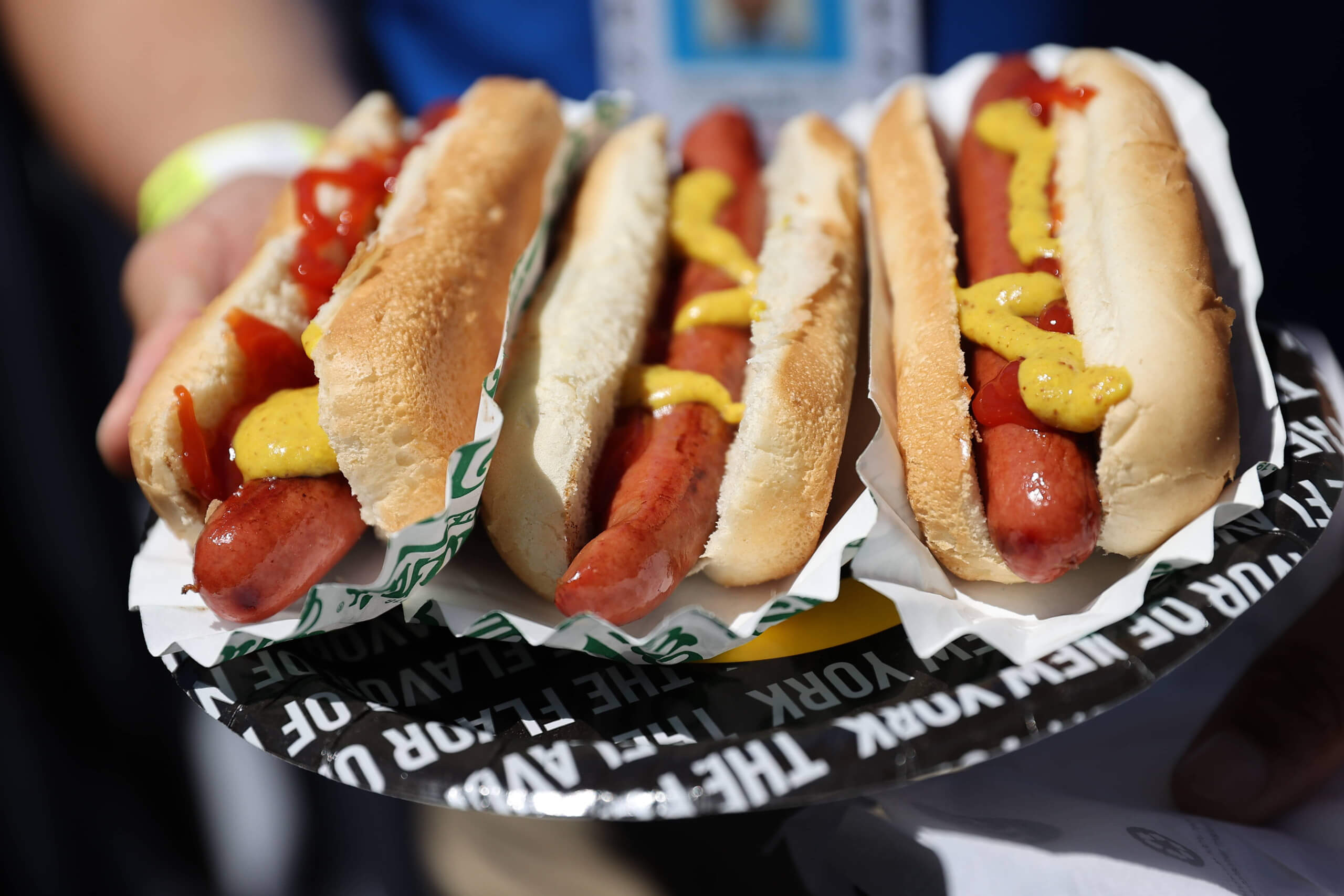 Hot Dogs mit Senf in New York