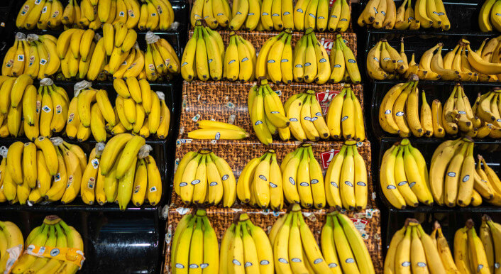 Bananen im Supermarkt.