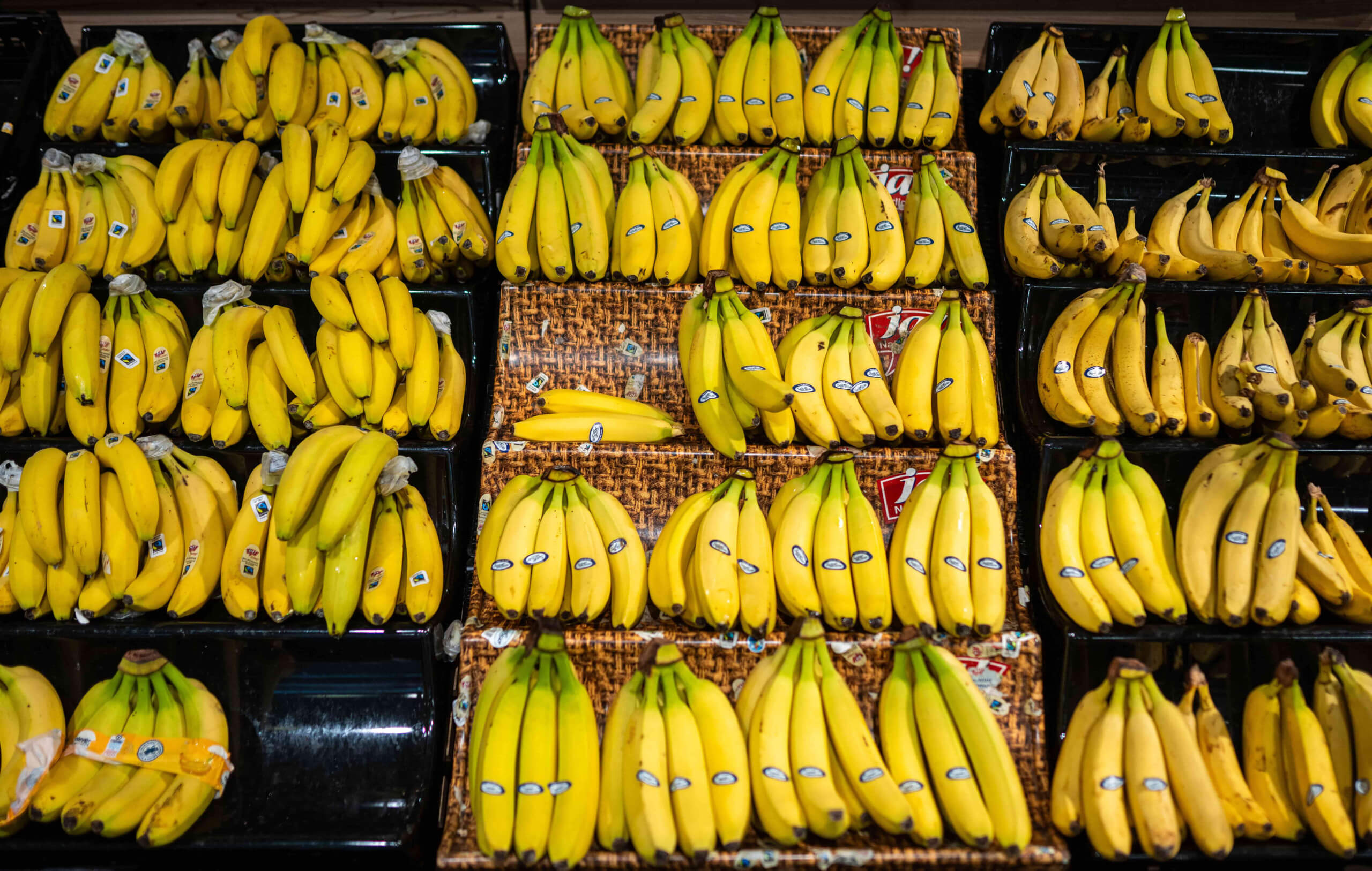 Bananen im Supermarkt.