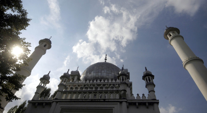 Wilmersdorfer Moschee Außenansicht unter bewölktem Himmel in Berlin