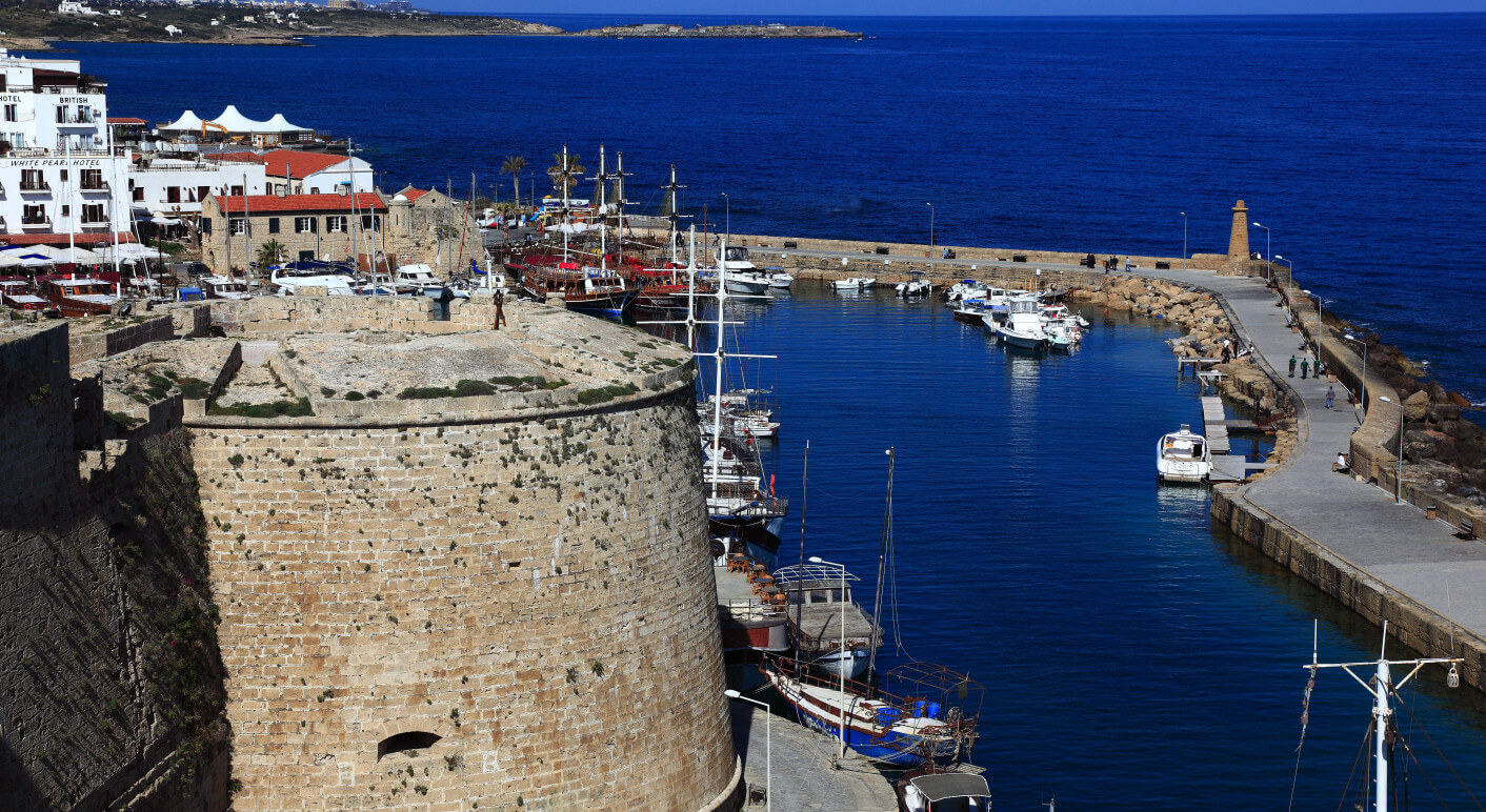 Girne, Kyrenia, Teile Hafenburgruine, Burgmauern, Einfahrt zum Hafen, Mole, Nordzypern, (Aufnahmedatum nicht definiert)