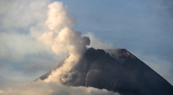 Der Vulkan Mount Merapi in Indonesien