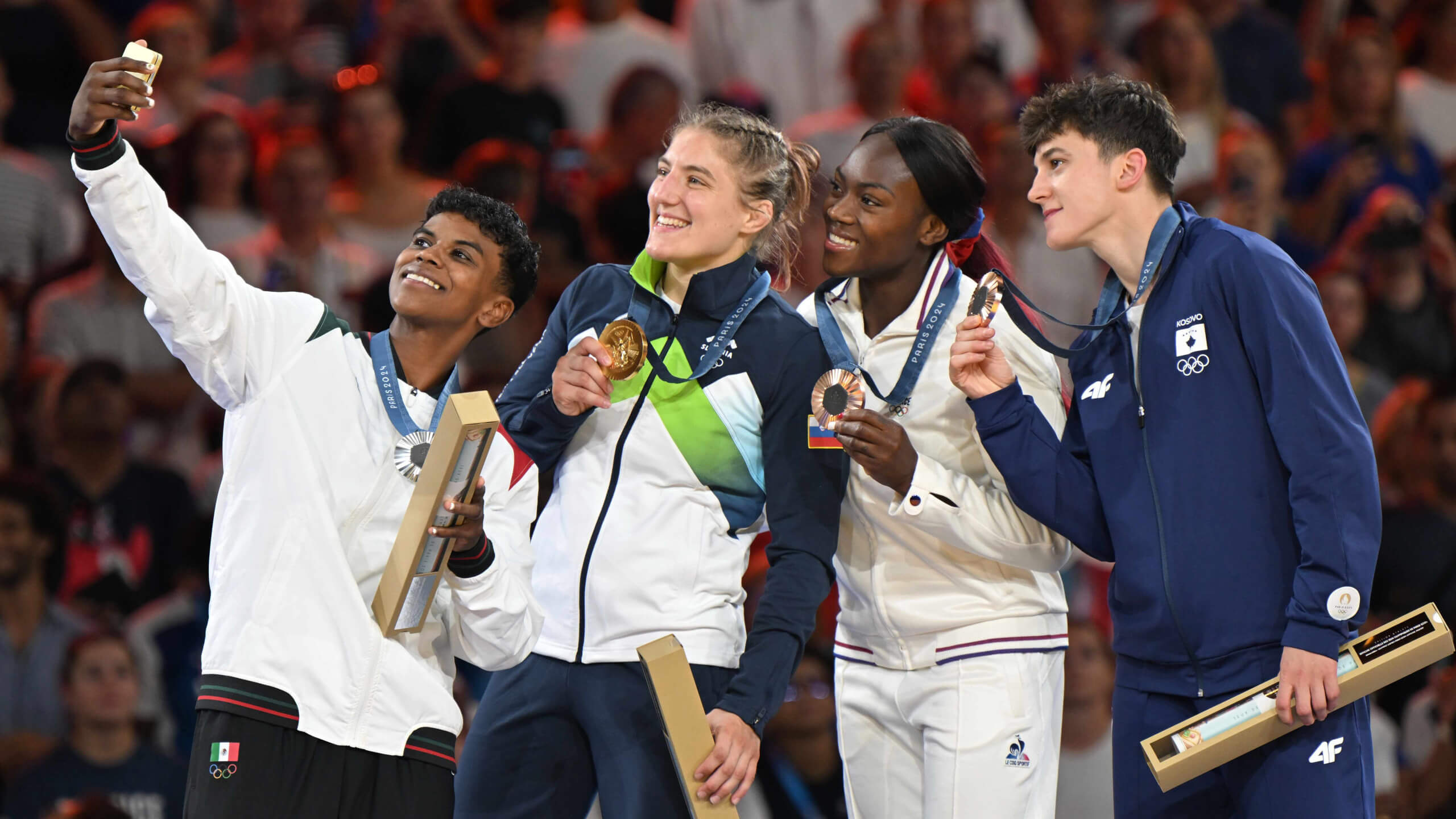 Die mexikanische Judoka Prisca Awiti Alcaraz (ganz links) gewann bei den olympischen Spielen in Paris Silber