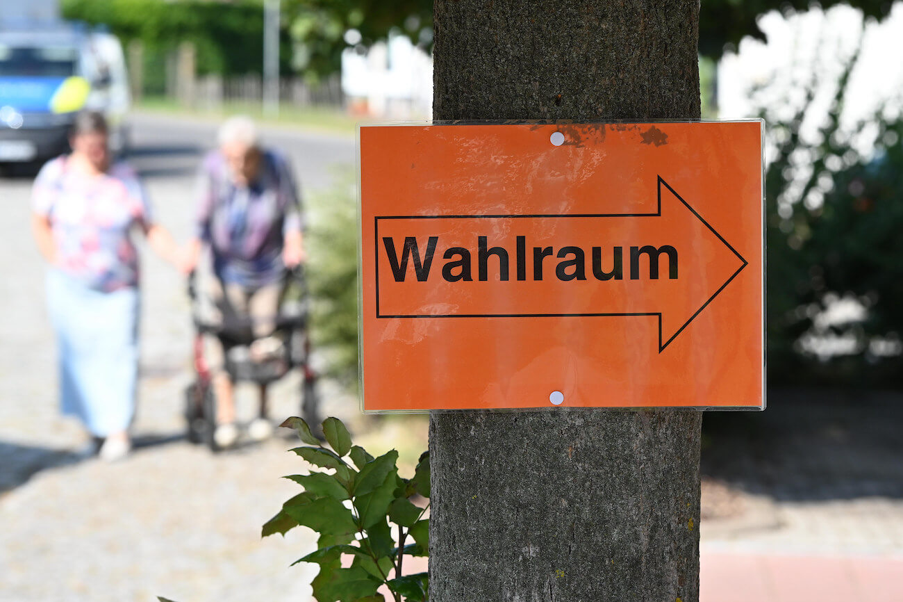 Viel wird im Netz rund um Wahlen vor angeblichen Wahlbetrug gewarnt, so auch vor den Landtagswahlen 2024. Das Ziel: Unsicherheit in demokratische Strukturen säen (Symbolbild: Swen Pförtner / Picture Alliance / DPA)