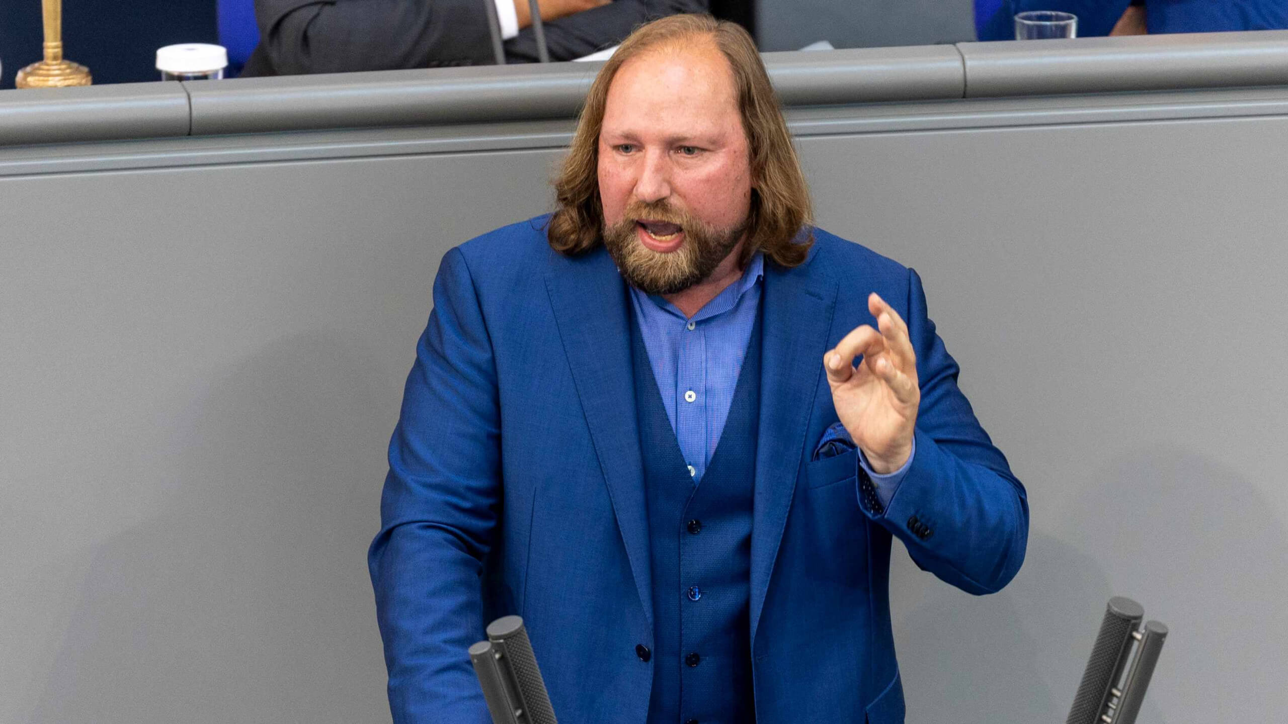 Anton Hofreiter wird zur Zielscheibe von Desinformation in den Sozialen Netzwerken. Hier spricht er im Deutschen Bundestag.