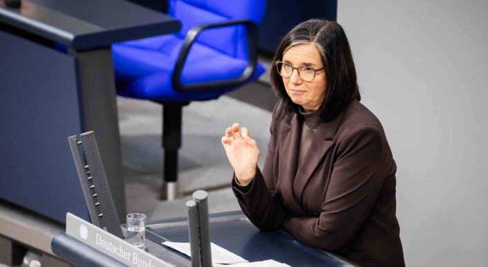 Katrin Göring-Eckardt, Grünen-Politikerin und Vizepräsidentin des Deutschen Bundestages, ist häufiger Ziel von Desinformation (Quelle: Christoph Soeder / Picture Alliance / dpa)