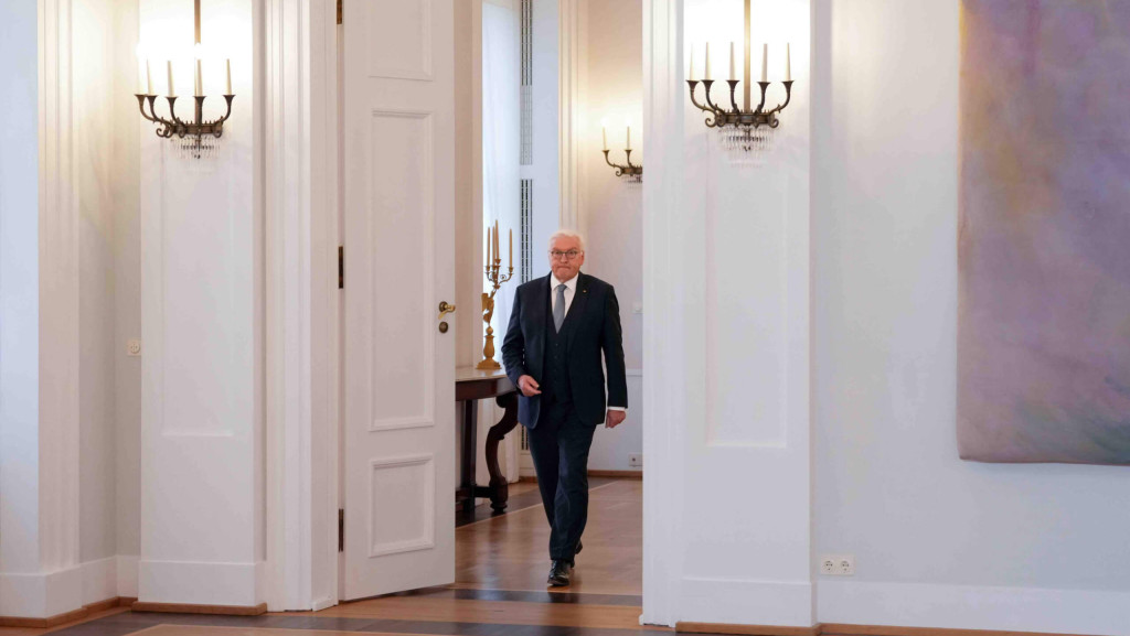 Nach dem Anschlag in Magdeburg kursiert ein erfundenes Zitat von Bundespräsident Frank-Walter Steinmeier auf X, das ein Satire-Profil veröffentlichte (Foto: Soeren Stache / DPA / Picture Alliance)