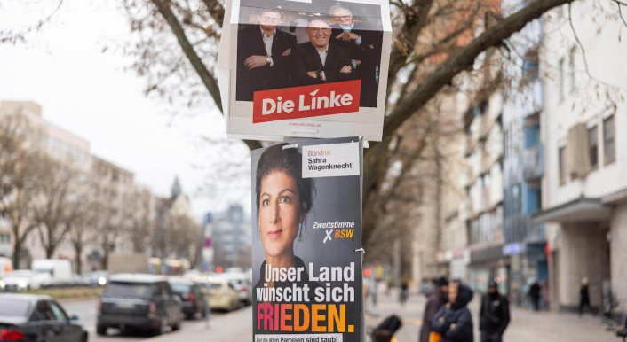 Wahlplakate von Die Linke und BSW in Berlin