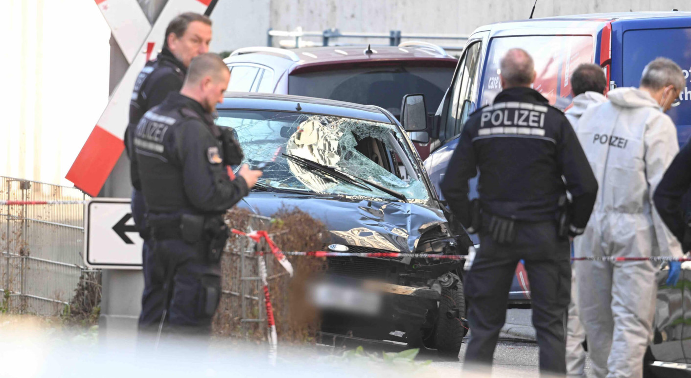 mannheim-amokfahrt-dunkler-hauttyp-falschbehauptung-menschenmenge-attentaeter