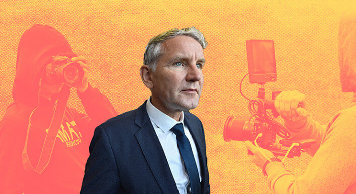 Kameras sind auf AfD-Politiker Björn Höcke gerichtet.