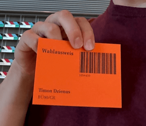 Ausschnitt des Fotos mit dem Wahlausweis
